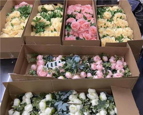 Ouli vandt med succes en stor rækkefølge af kunstige blomster til en værdi af 30.000 amerikanske dollars fra Canada