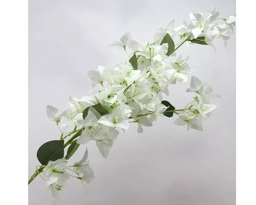 Kunstige blomstertrends i 2025: farver, stilarter og mere