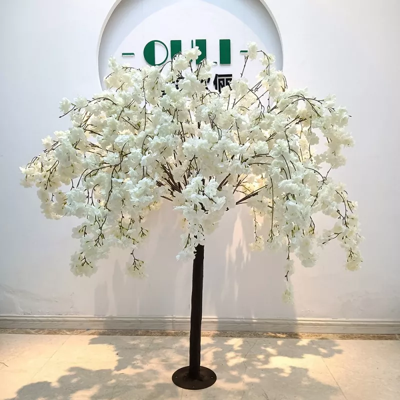 Kunstig kirsebærblomstertræ