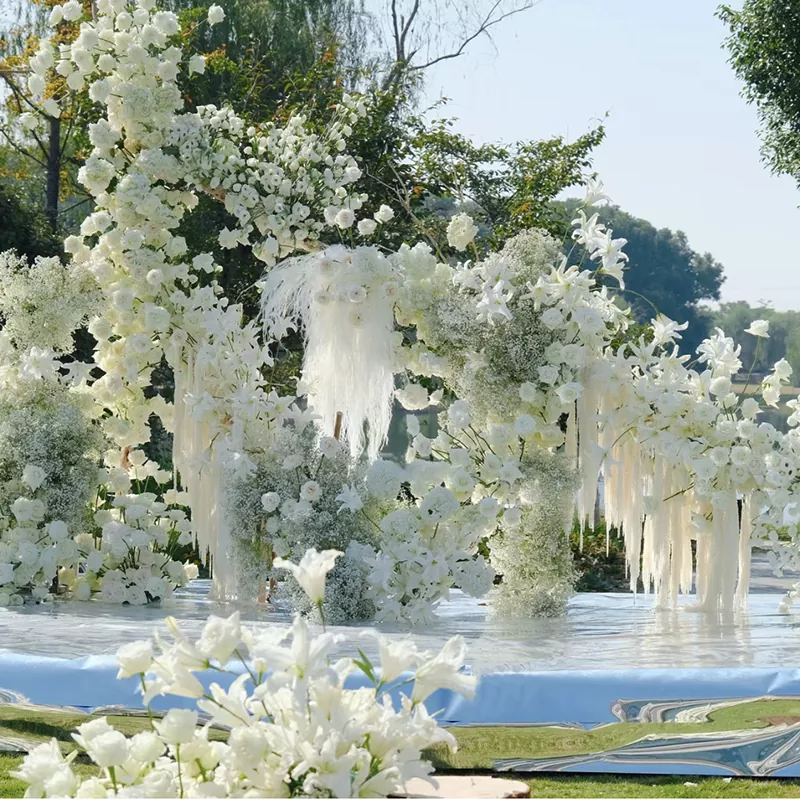 Hvide kunstige blomster